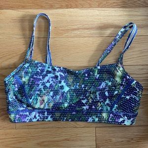Lululemon sports bra